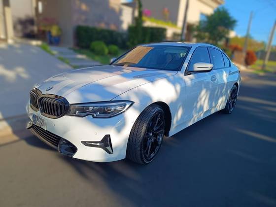 BMW 320i 2.0 16V TURBO GASOLINA SPORT AUTOMÁTICO BMW 320i 2.0 16V TURBO GASOLINA SPORT AUTOMÁTICO